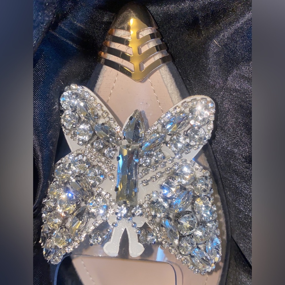 Brand New & Worn Once, Classy Flat